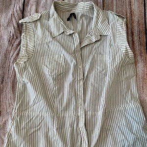 Sleeveless blouse Old Navy!!